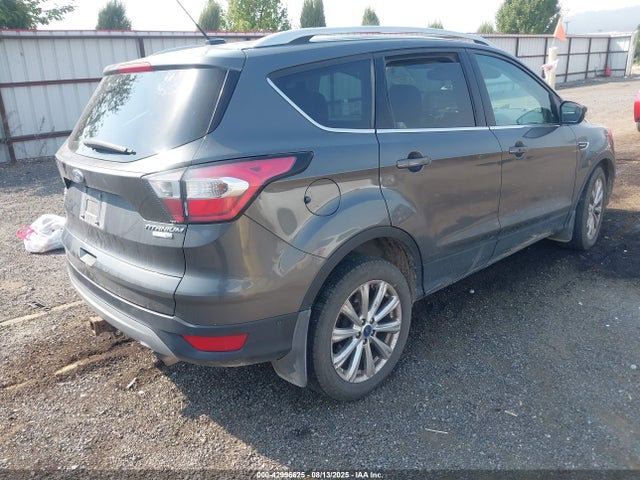1FMCU9J92HUD22223 Ford Escape