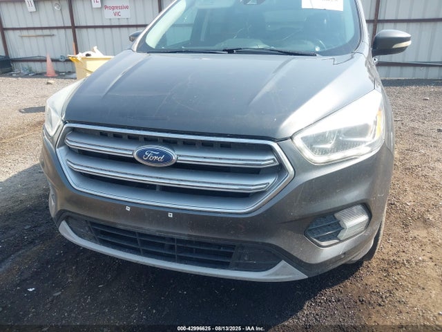 1FMCU9J92HUD22223 Ford Escape
