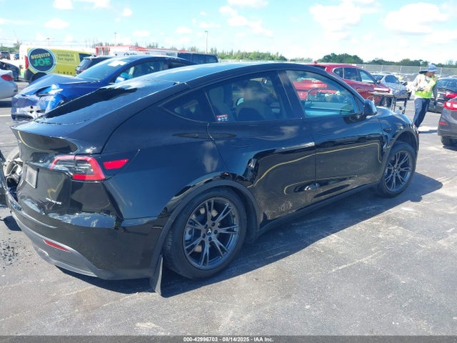 2025 TESLA MODEL Y 7SAYGDEE7SA358274 Photo 3
