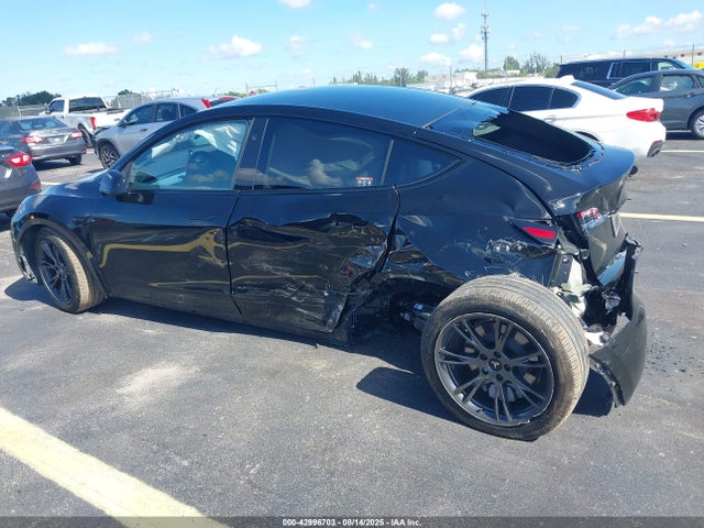 2025 TESLA MODEL Y 7SAYGDEE7SA358274 Photo 5