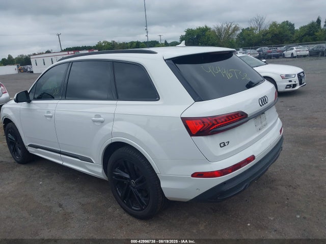 2021 AUDI Q7 WA1LJAF71MD017421 Photo 2