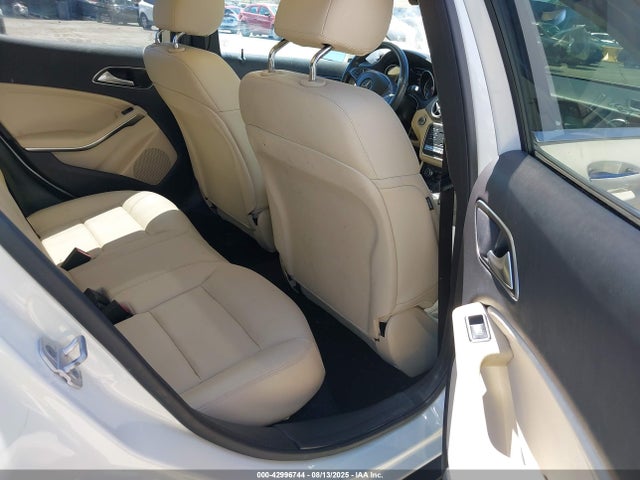 WDCTG4GB6JJ391068 Mercedes-Benz 270