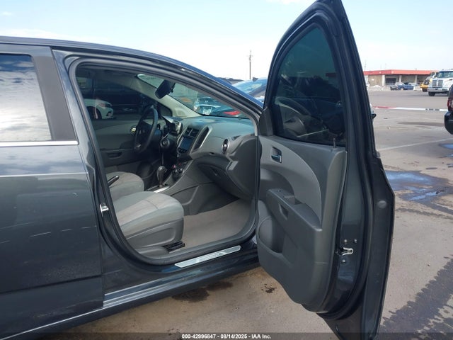 Chevrolet lwe 2015 1G1JC5SG3F4134482 Image 5