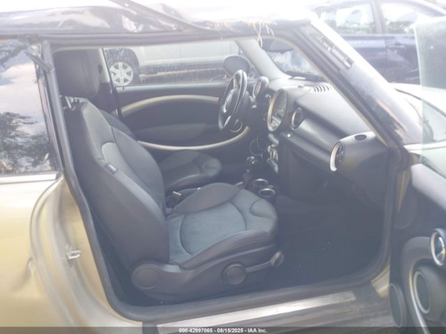 2009 MINI COOPER S WMWMF73599TW80893 Photo 4