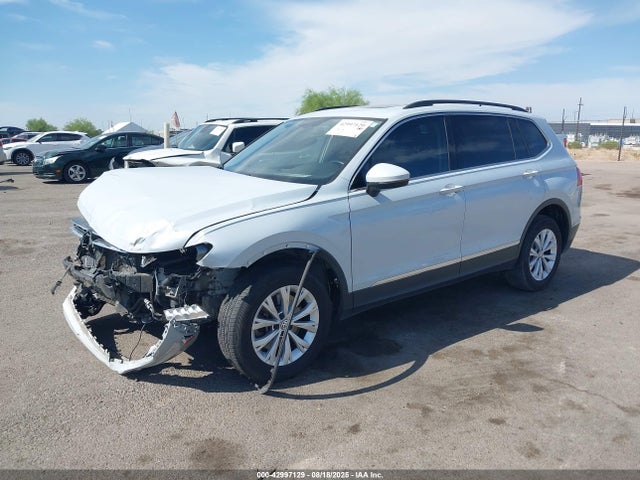 Volkswagen Tiguan 2018 3VV2B7AX9JM188024 Image 2