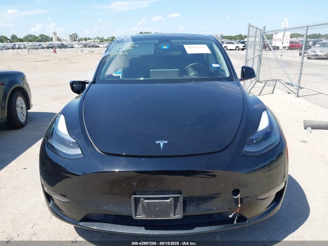 Tesla Model Y 2023 7SAYGAEE9PF899481 Image 11
