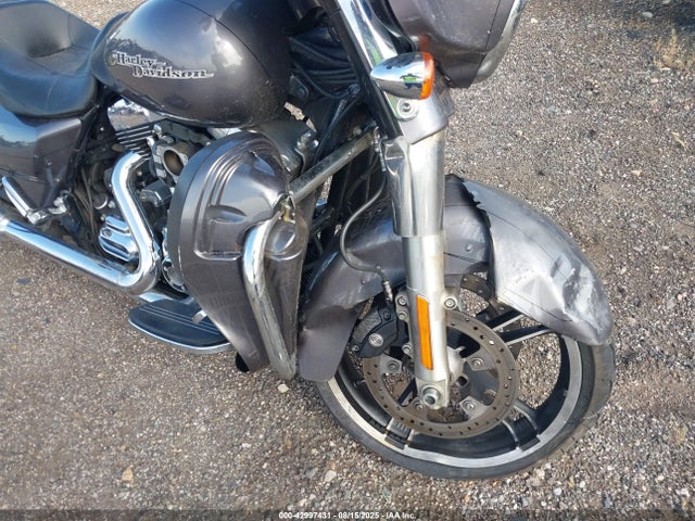 Harley-Davidson 2015 2015 1HD1KRM38FB666106 Image 14