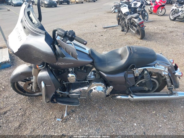Harley-Davidson 2015 2015 1HD1KRM38FB666106 Image 13