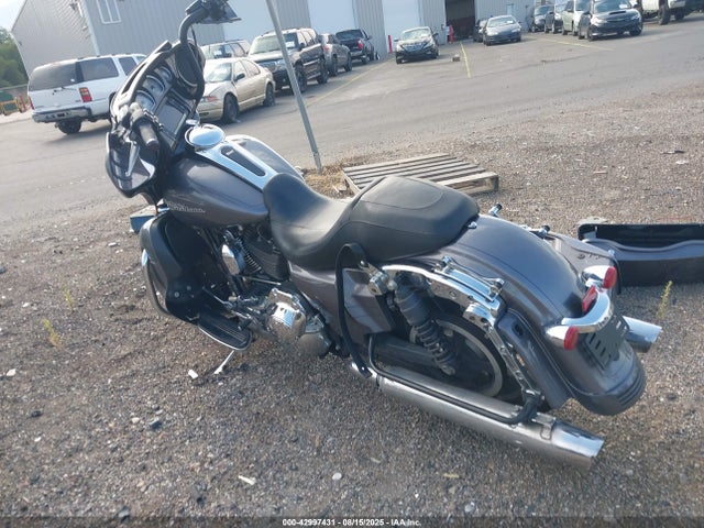 Harley-Davidson 2015 2015 1HD1KRM38FB666106 Image 3