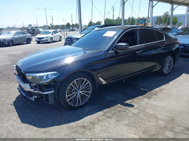WBAJA9C57JB249377 BMW 530e
