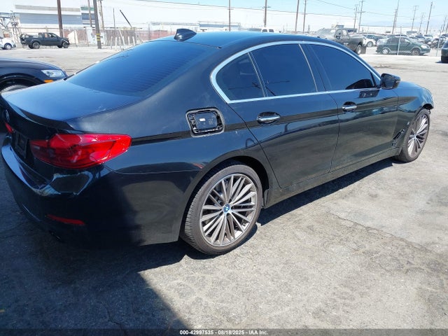 WBAJA9C57JB249377 BMW 530e