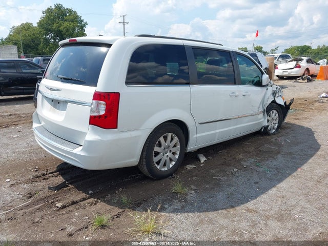 Chrysler Town and Country 2016 2C4RC1BG5GR237906 Image 4
