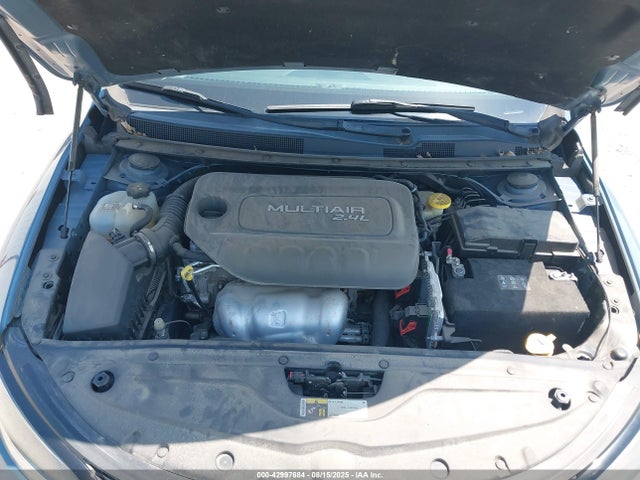 Chrysler 200 2015 1C3CCCBB6FN715613 Image 10
