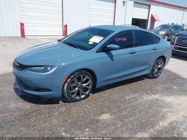 Chrysler 200 2015 1C3CCCBB6FN715613 Image 2