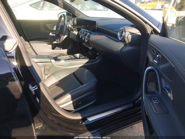 W1K5J4GB0RN453199 Mercedes-Benz m260