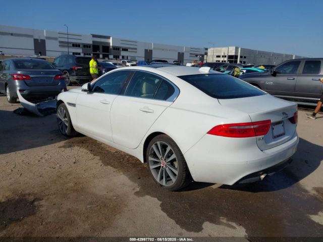 2018 JAGUAR XE SAJAK4FX1JCP35453 Photo 2
