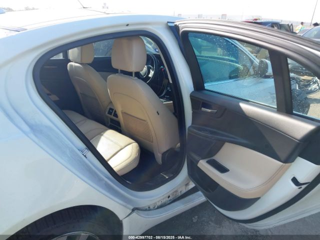 2018 JAGUAR XE SAJAK4FX1JCP35453 Photo 7
