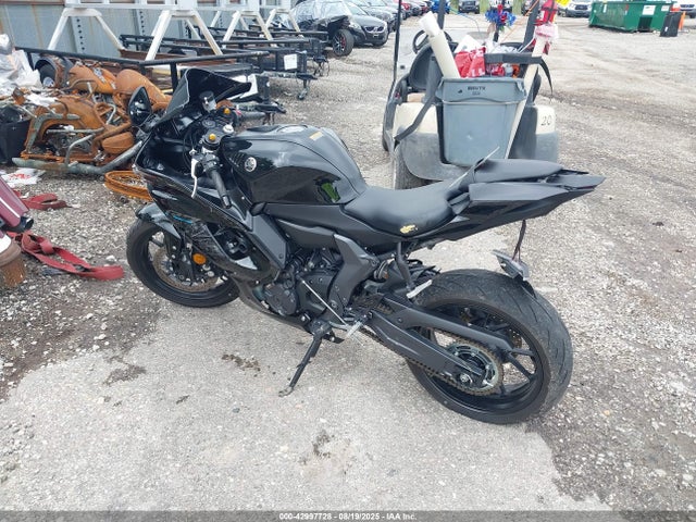 Yamaha Yzf690 2023 JYARM38E0PA005485 Image 3
