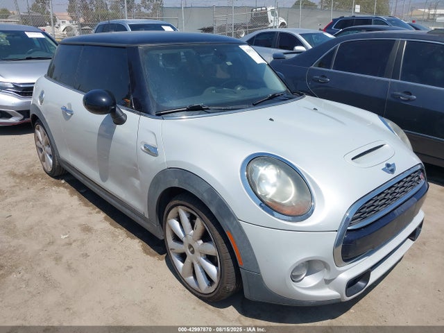 2015 MINI HARDTOP WMWXP7C52FT740390 Photo 0