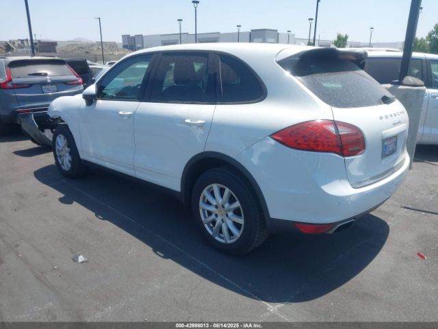 2013 PORSCHE CAYENNE WP1AA2A27DLA06216 Photo 2