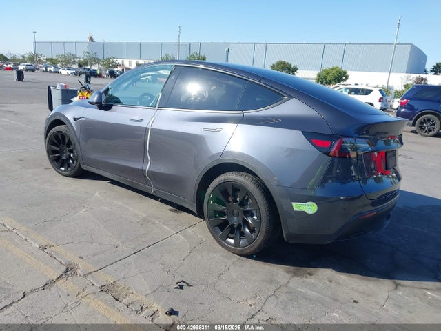 2023 TESLA MODEL Y 7SAYGDEE3PF831212 Photo 2