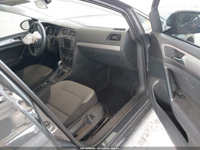WVWKP7AU1GW917339 Volkswagen E-Golf