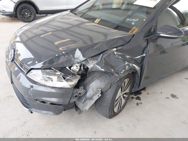 WVWKP7AU1GW917339 Volkswagen E-Golf