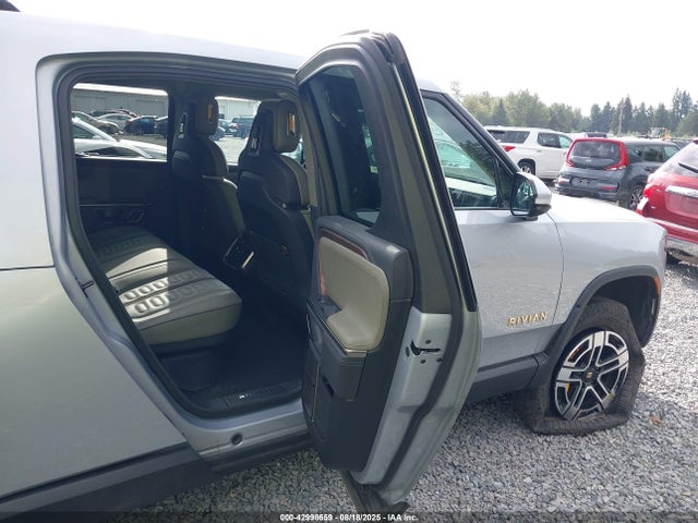 Rivian r1t 2022 7FCTGAAA5NN016446 Image 8