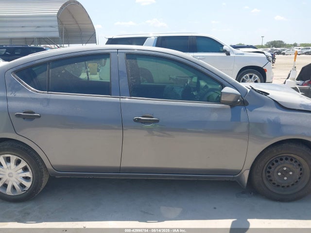 Nissan Versa 2018 3N1CN7AP4JL837800 Image 14