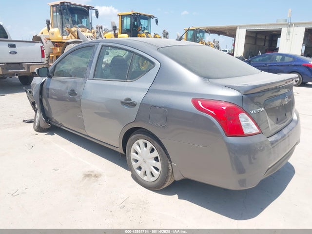 Nissan Versa 2018 3N1CN7AP4JL837800 Image 3