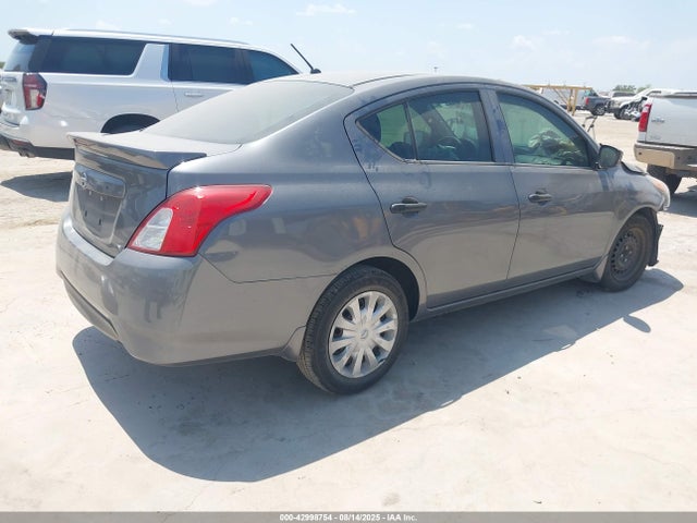 Nissan Versa 2018 3N1CN7AP4JL837800 Image 4