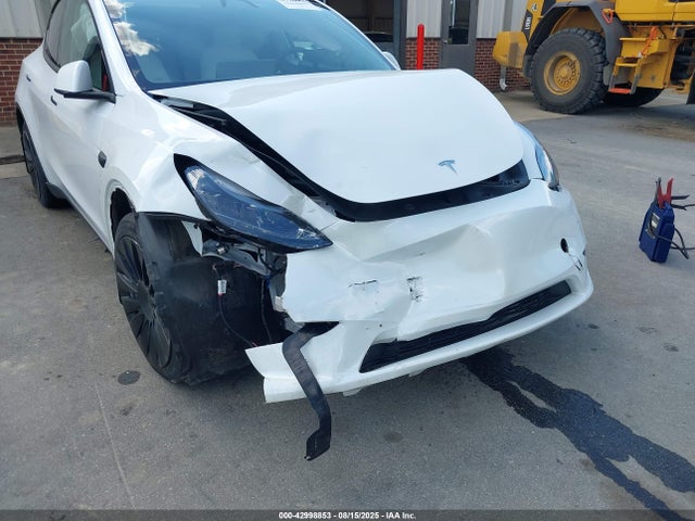 2023 TESLA MODEL Y 7SAYGDEE1PF799182 Photo 5