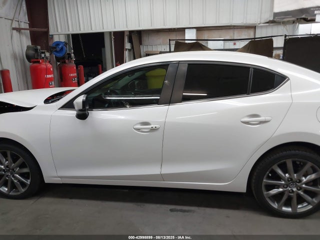 3MZBN1V39JM246592 Mazda py