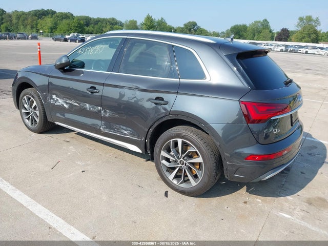 2021 AUDI Q5 WA1AAAFY1M2036028 Photo 2