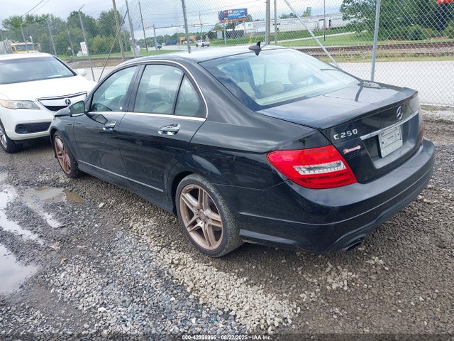 WDDGF4HB9EG243059 Mercedes-Benz C-Class