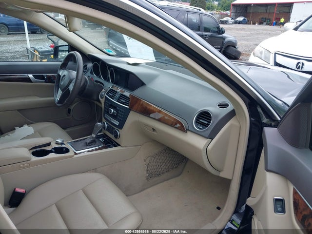 WDDGF4HB9EG243059 Mercedes-Benz C-Class