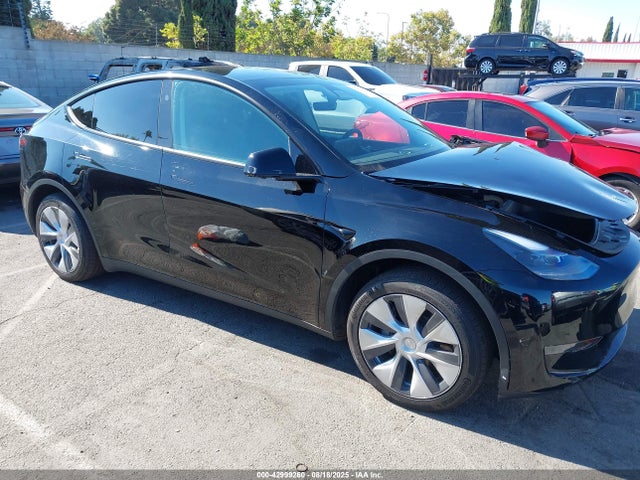 2024 TESLA MODEL Y 7SAYGDED5RF054445 Photo 0