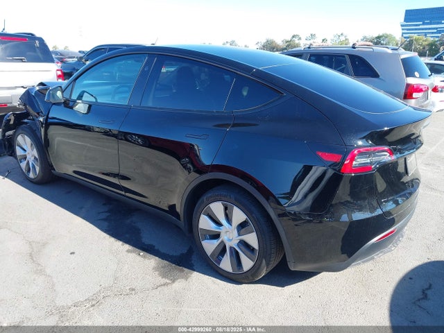 2024 TESLA MODEL Y 7SAYGDED5RF054445 Photo 2