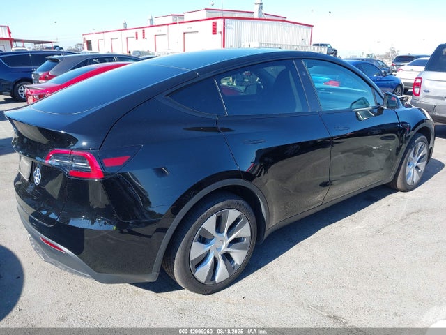 2024 TESLA MODEL Y 7SAYGDED5RF054445 Photo 3
