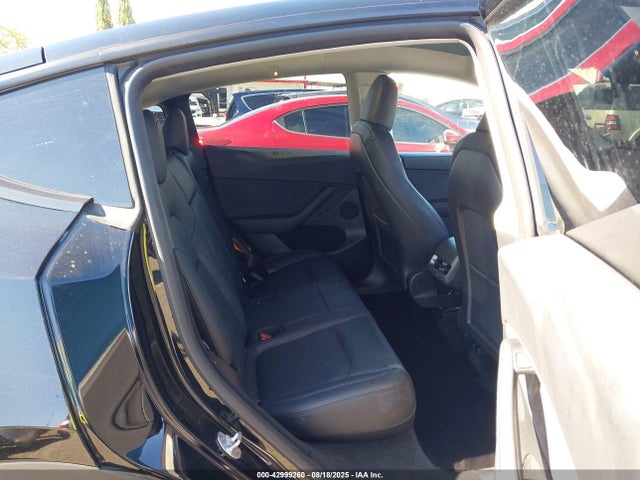 7SAYGDED5RF054445 Tesla Model Y