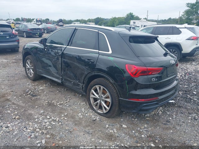 2021 AUDI Q3 WA1DECF36M1010936 Photo 2