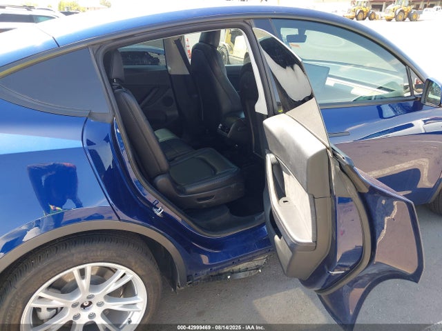2022 TESLA MODEL Y 7SAYGAEE6NF340712 Photo 7