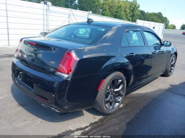 2021 CHRYSLER 300 2C3CCAAG0MH661636 Photo 3