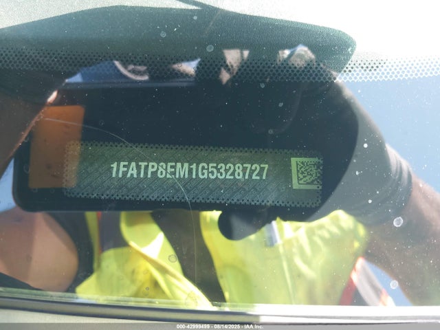 1FATP8EM1G5328727 Ford 2016