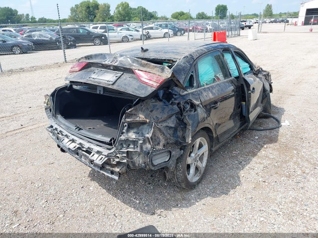 2019 AUDI A3 WAUAUHFF4KA075636 Photo 3