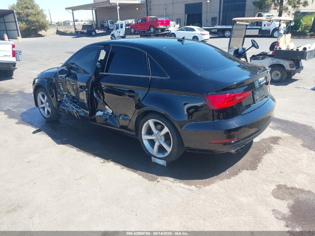2016 AUDI A3 WAUA7GFF8G1015044 Photo 2