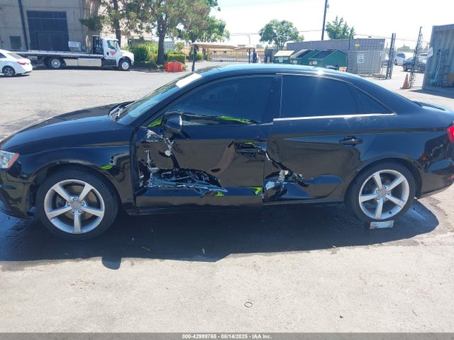 2016 AUDI A3 WAUA7GFF8G1015044 Photo 5