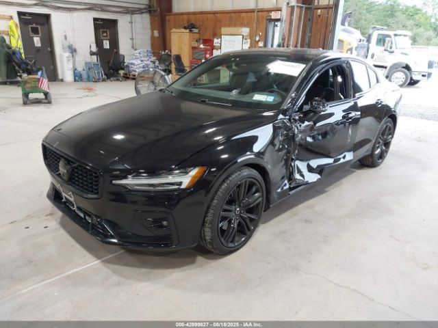 2023 VOLVO S60 7JRL12TT0PG235075 Photo 1