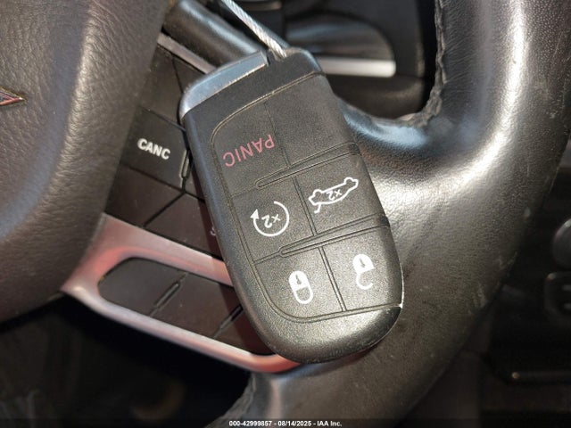 2C3CCAAG8KH548045 Chrysler 300