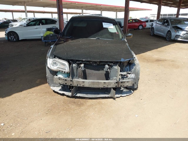 2C3CCAAG8KH548045 Chrysler 300